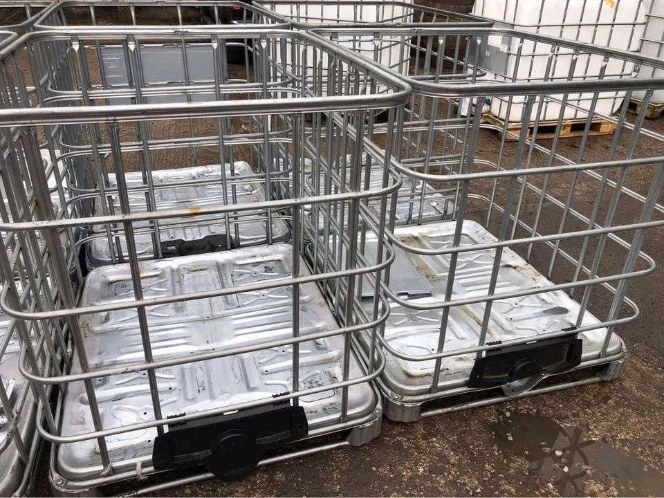 89108 - Las Vegas NV - Empty Metal Cages - IBC Totes