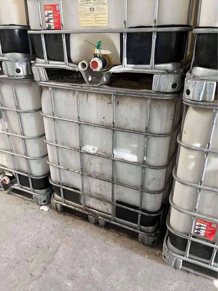 Columbus, OH 43228 - Dirty Food Grade 330 Gallon IBC Totes
